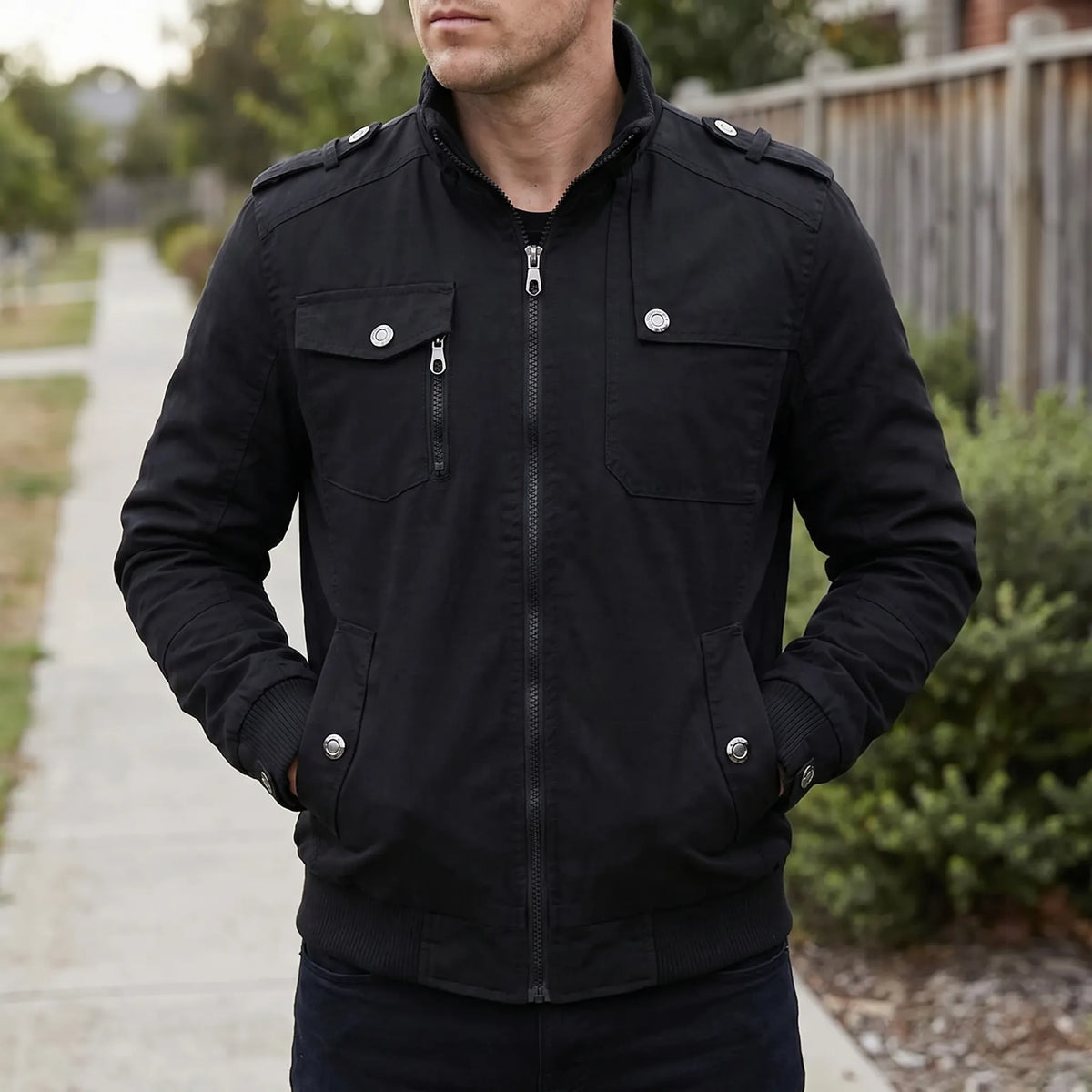 Herren-Bomberjacke Slim Fit mit Stehkragen und gerippten Bündchen