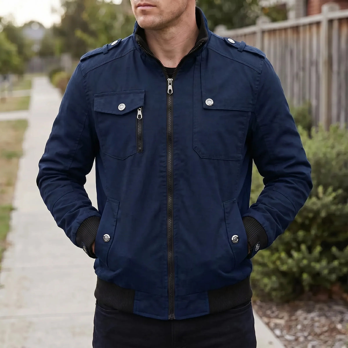 Herren-Bomberjacke Slim Fit mit Stehkragen und gerippten Bündchen