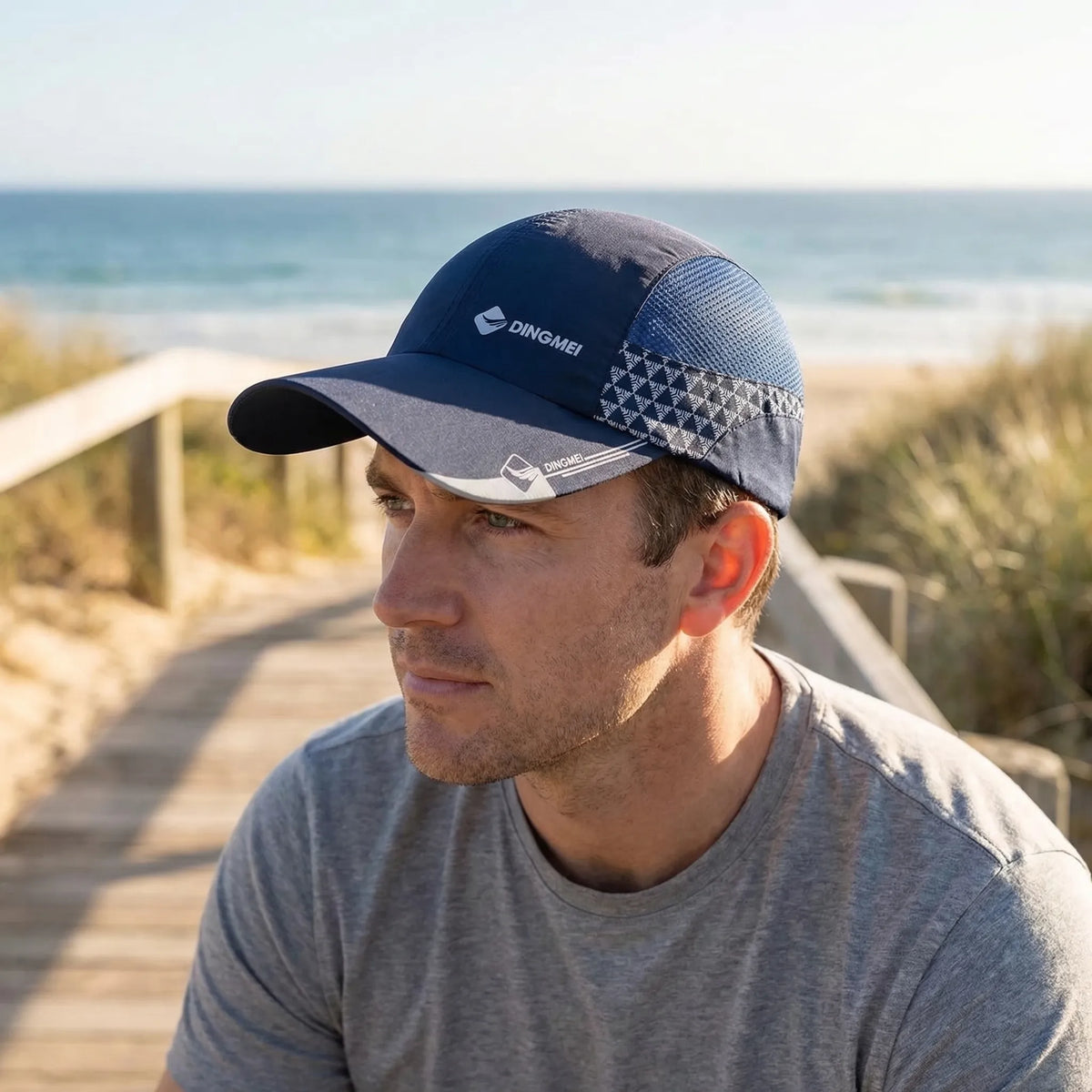 Leichte Baseballkappe für Herren mit Mesh-Einsätzen und verstellbarem Riemen