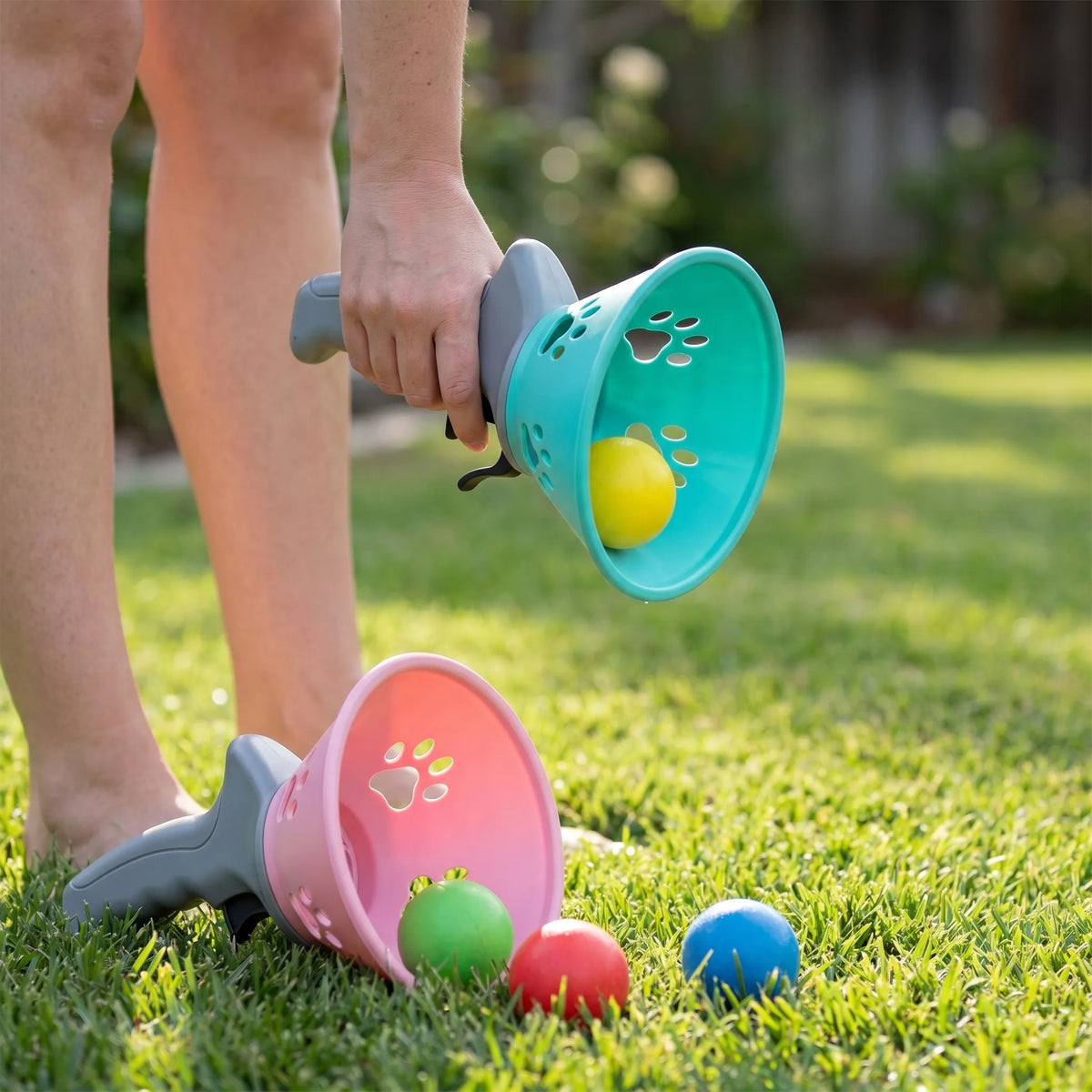 Wurfspielzeug mit Handgriff und mechanischem Auslöser für Garten