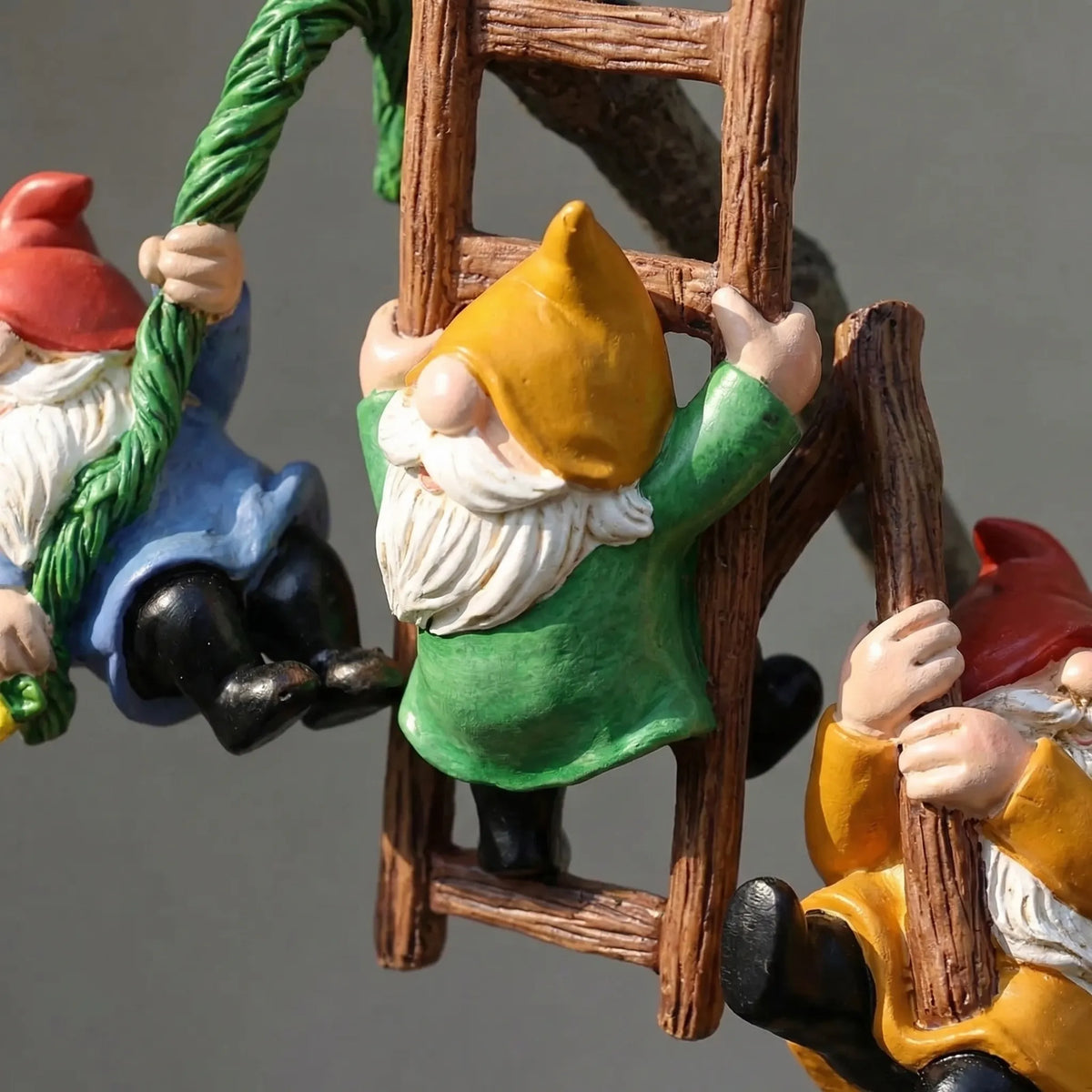 Miniatur-Kletterzwerge handgemalt zum Einhängen auf Blumentöpfe