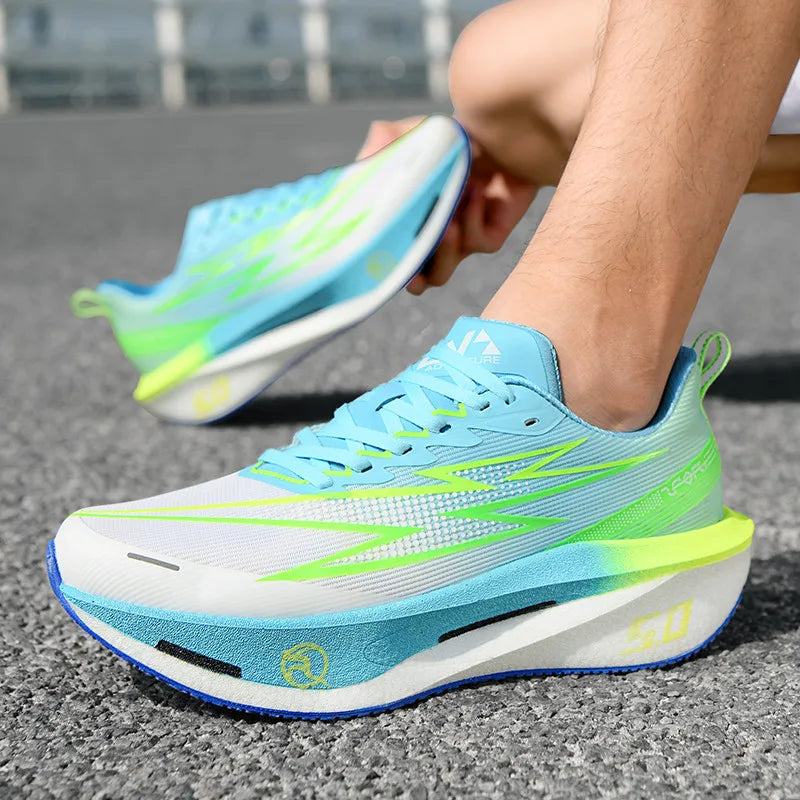 Laufschuh niedrigprofiliert atmungsaktiv stabil leicht