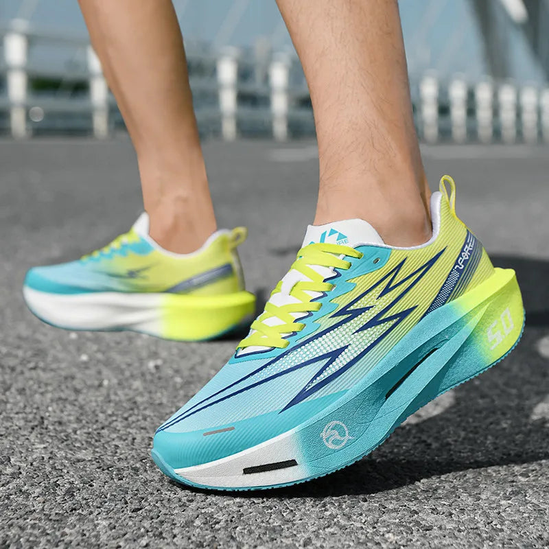 Laufschuh niedrigprofiliert atmungsaktiv stabil leicht