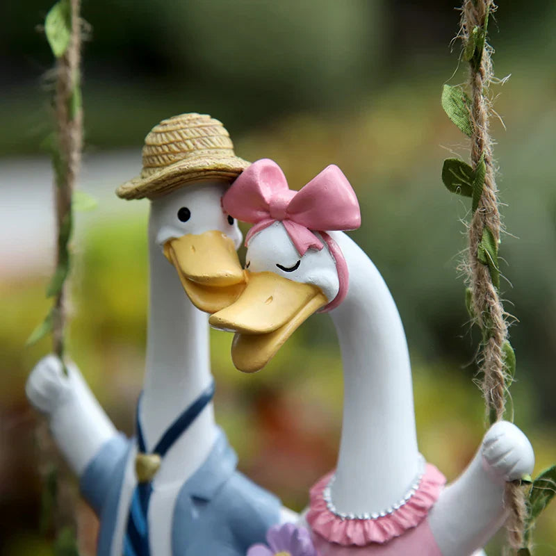 Enten-Paar-Schaukelfigur aus Kunstharz für Garten und Innenraum