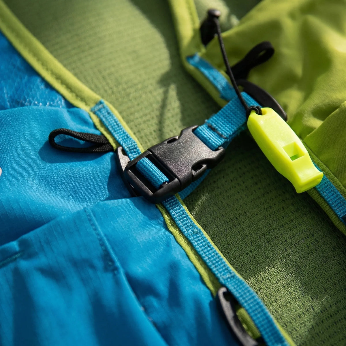 Leichter 15L-Trailrunning-Westen-Rucksack mit Mesh-Paneelen und reflektiven Streifen