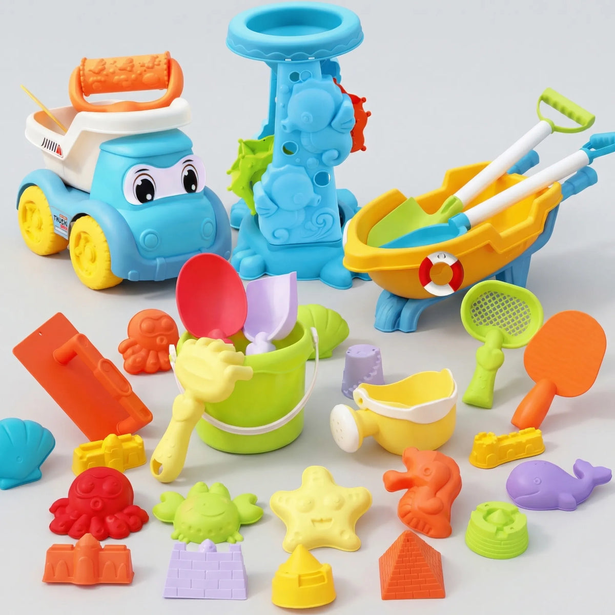 Mehrteiliges Strandspielset für Kinder mit Sandformen und Werkzeugen