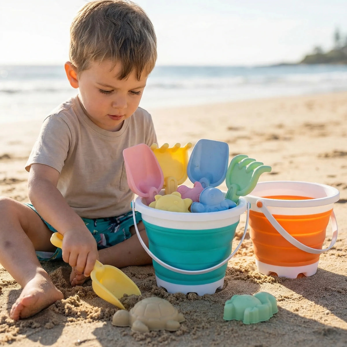 Sandspielzeug-Set für Kinder mit faltbarem Eimer und Werkzeugen