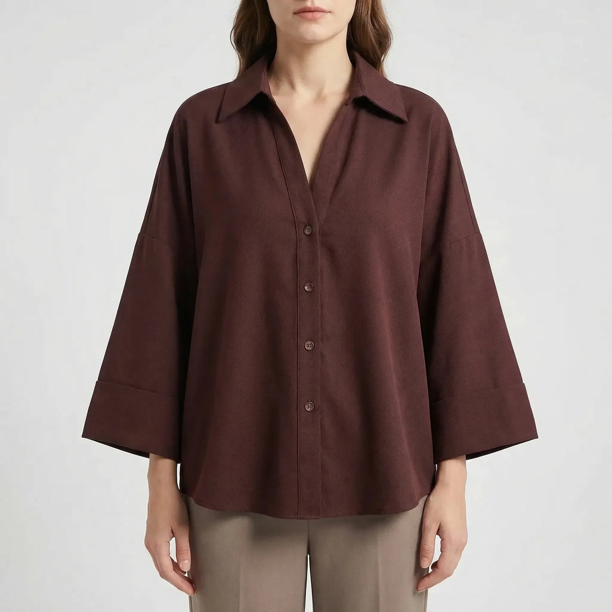 Bluse mit weiten Ärmeln und asymmetrischem Saum Johnny-Kragen Knopfleiste