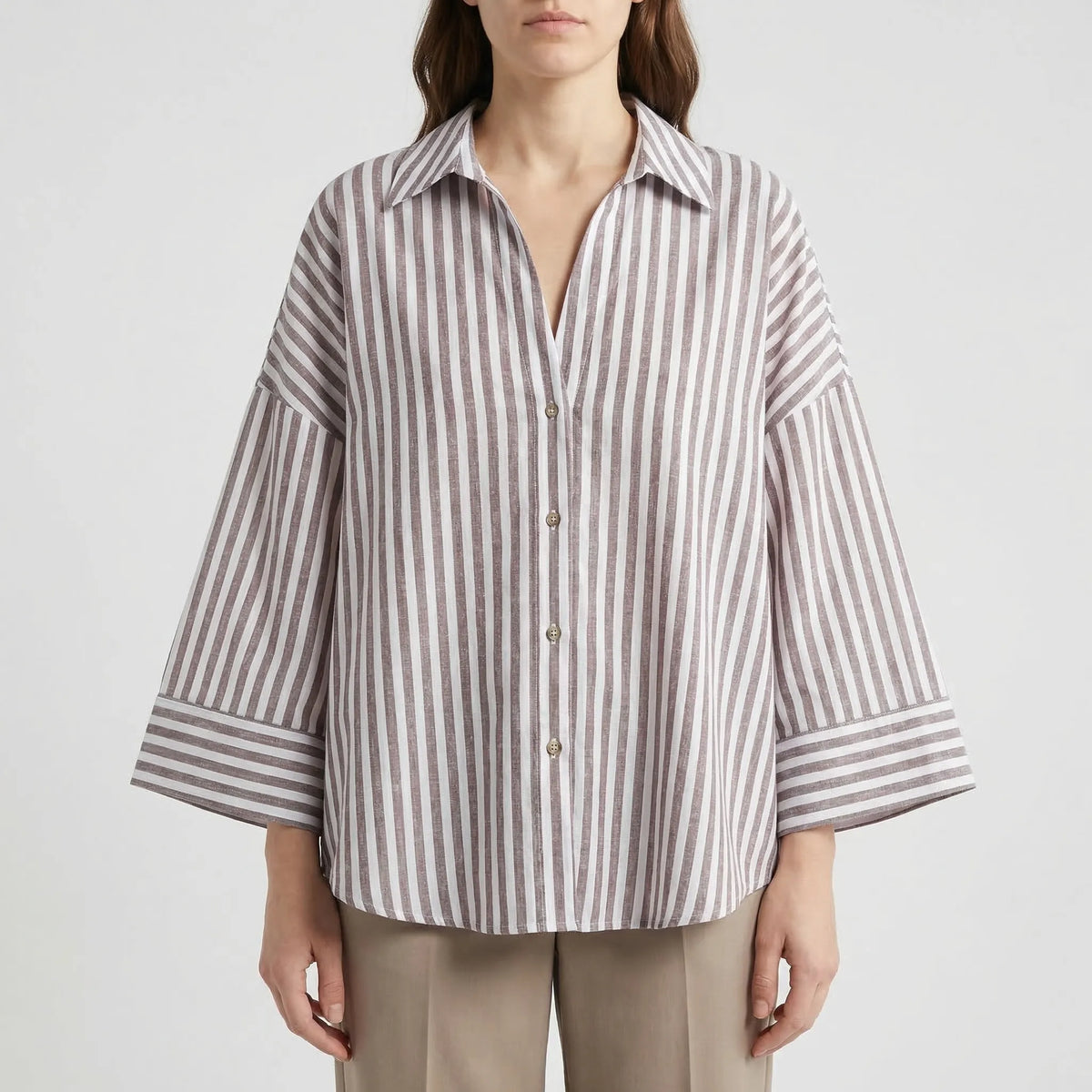 Bluse mit weiten Ärmeln und asymmetrischem Saum Johnny-Kragen Knopfleiste