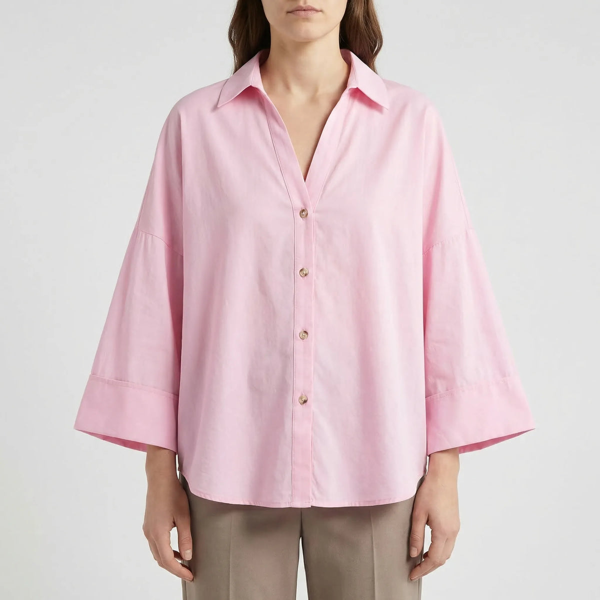 Bluse mit weiten Ärmeln und asymmetrischem Saum Johnny-Kragen Knopfleiste