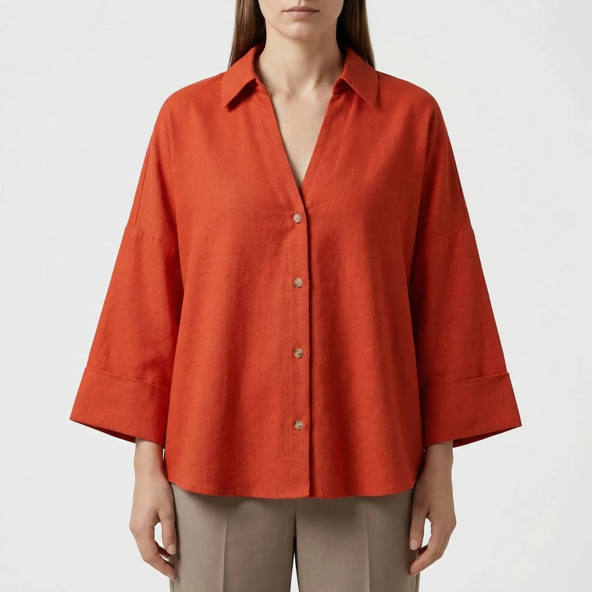 Bluse mit weiten Ärmeln und asymmetrischem Saum Johnny-Kragen Knopfleiste