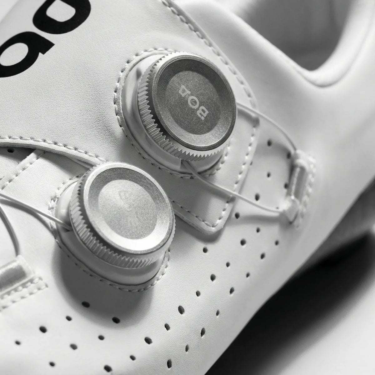 Ultraleichte Rennradschuhe mit starrer Sohle und ATOP-Drehreglern
