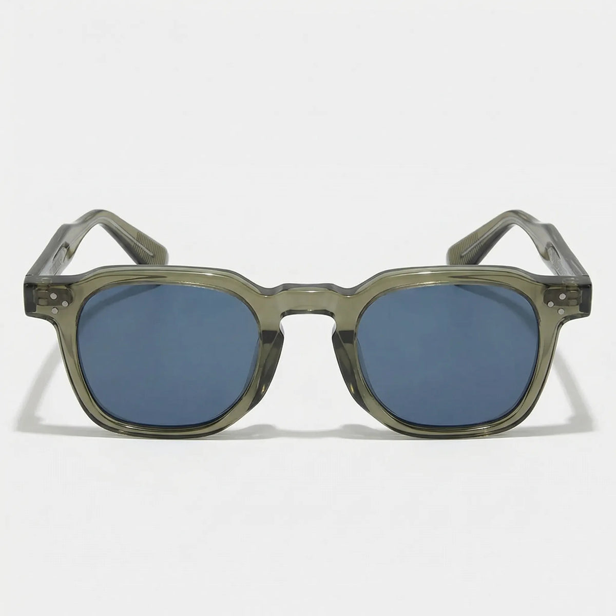 Kleine quadratische Sonnenbrille mit Nietdetails und kompaktem Rahmen