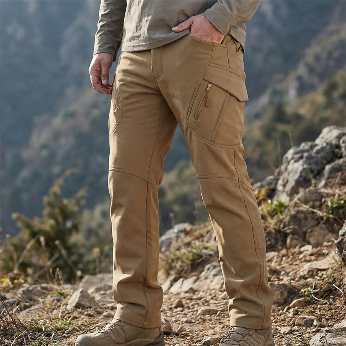 Softshell-Cargohose mit Fleece-Fütterung wasserabweisend