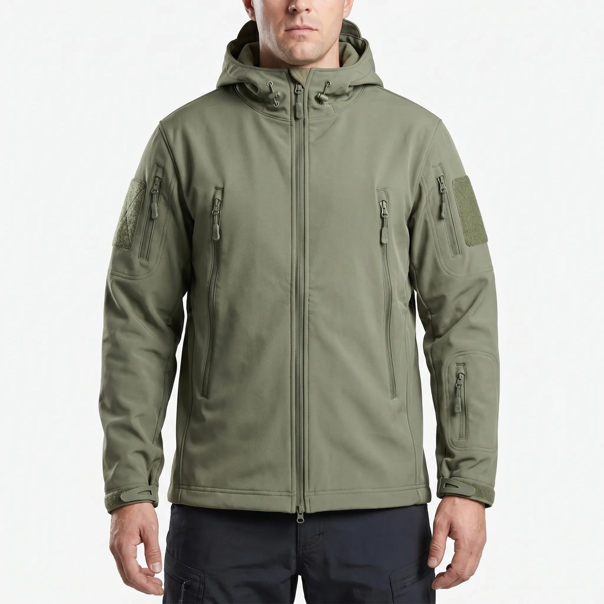 Taktische Softshell-Jacke mit Thermofütterung und Nutzungstaschen