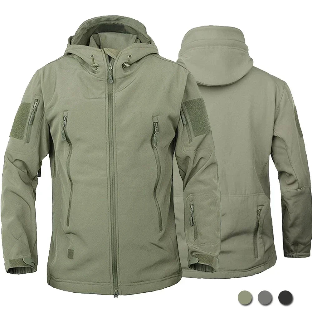 Taktische Softshell-Jacke mit Thermofütterung und Nutzungstaschen