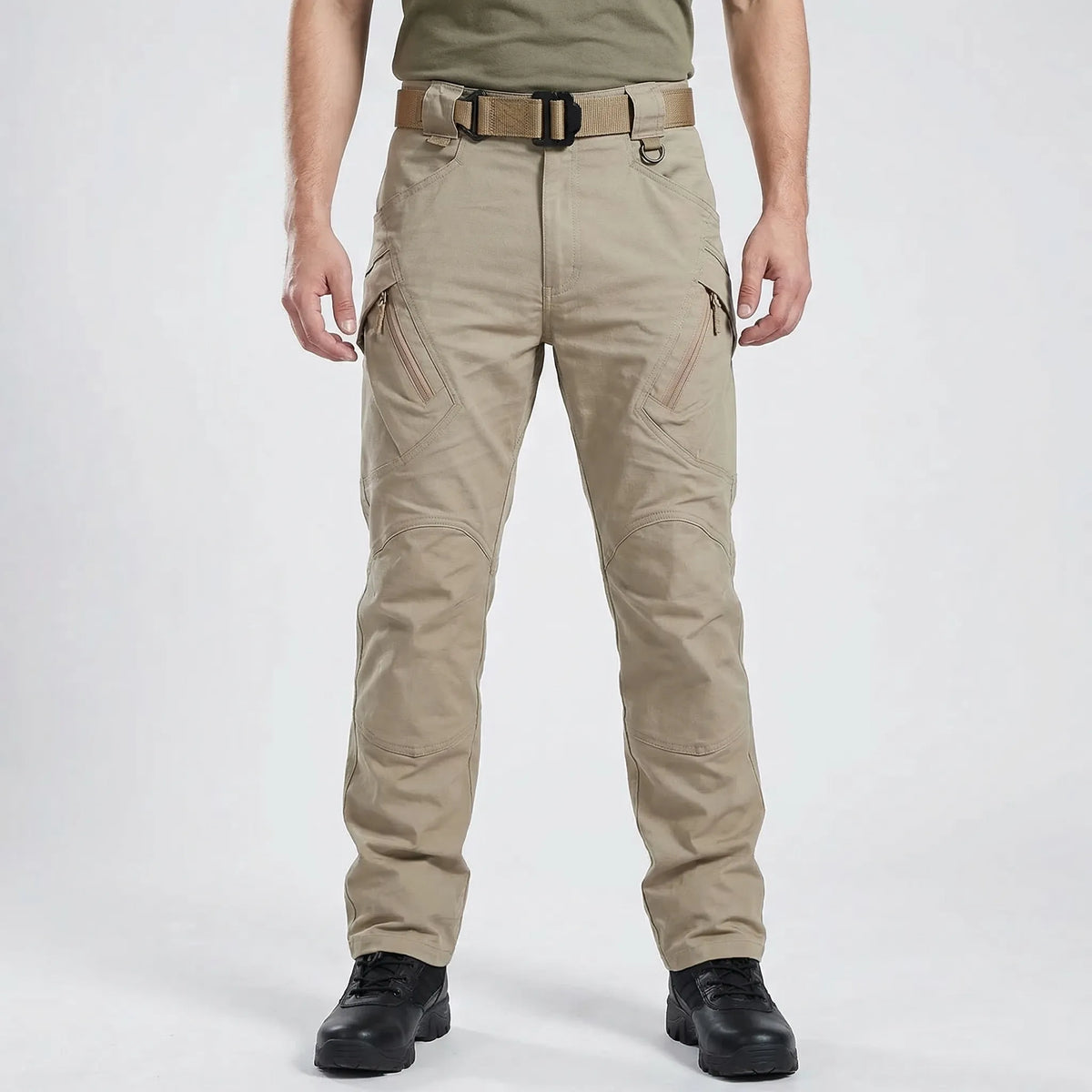 Taktische Cargohose mit mehreren Taschen und militärischem Design