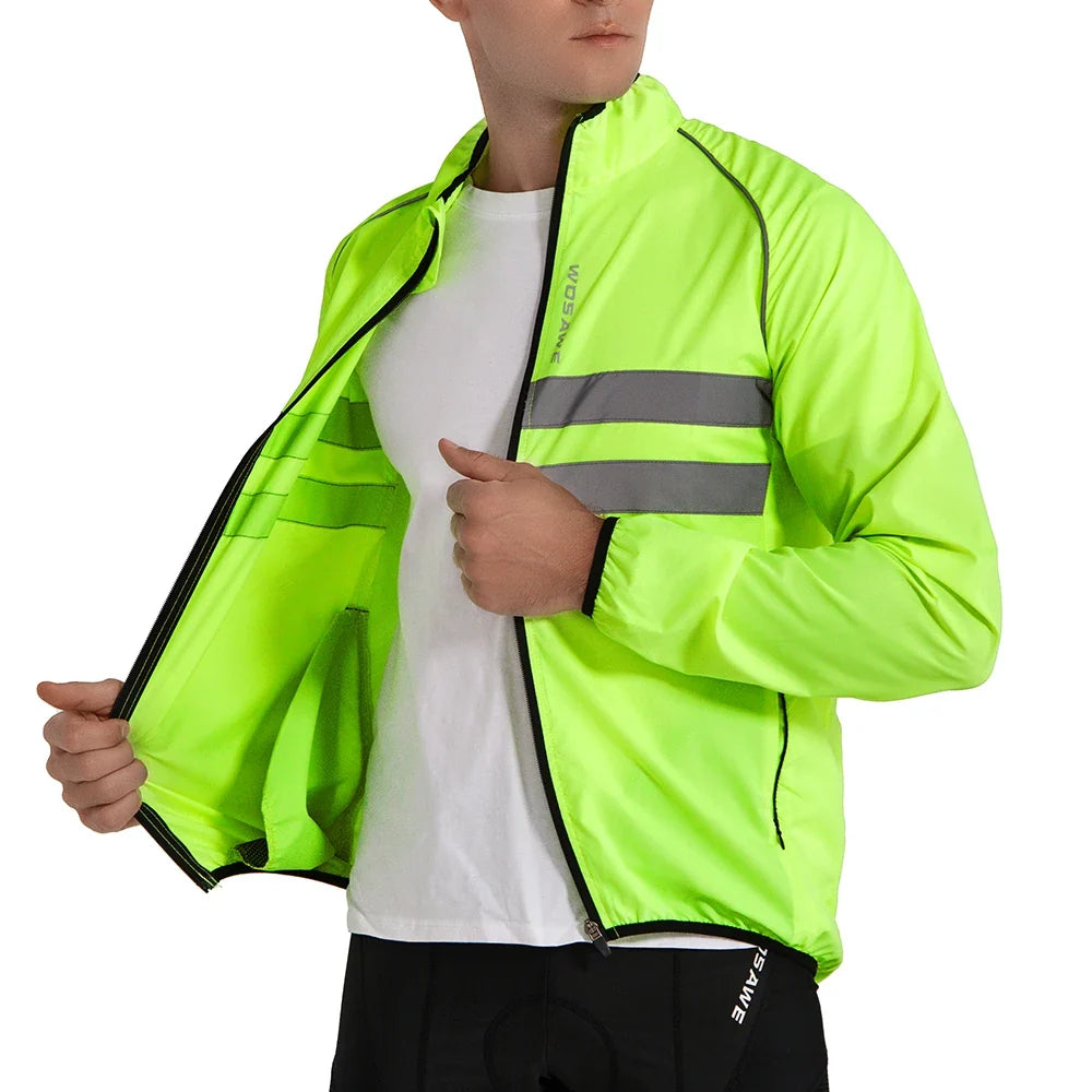 Leichte Fahrrad-Windbreaker mit reflektierenden Bruststreifen und verlängertem Rückenzipfel