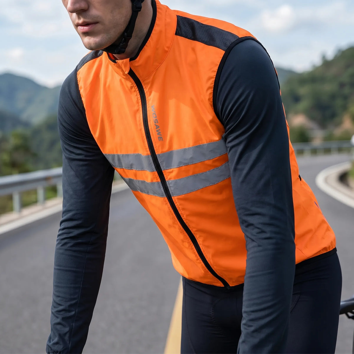 Leichte Fahrrad-Windbreaker mit reflektierenden Bruststreifen und verlängertem Rückenzipfel