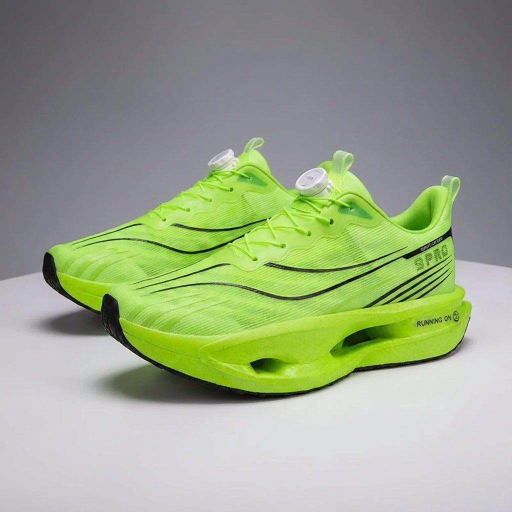 Carbonplatten-Laufschuh mit atmungsaktivem Obermaterial und rutschfester Sohle