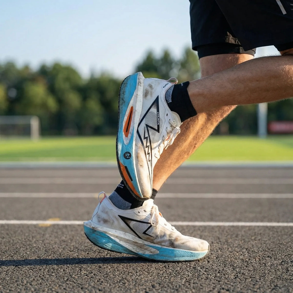 Marathon-Laufschuh mit Karbonplatte atmungsaktiv federleicht