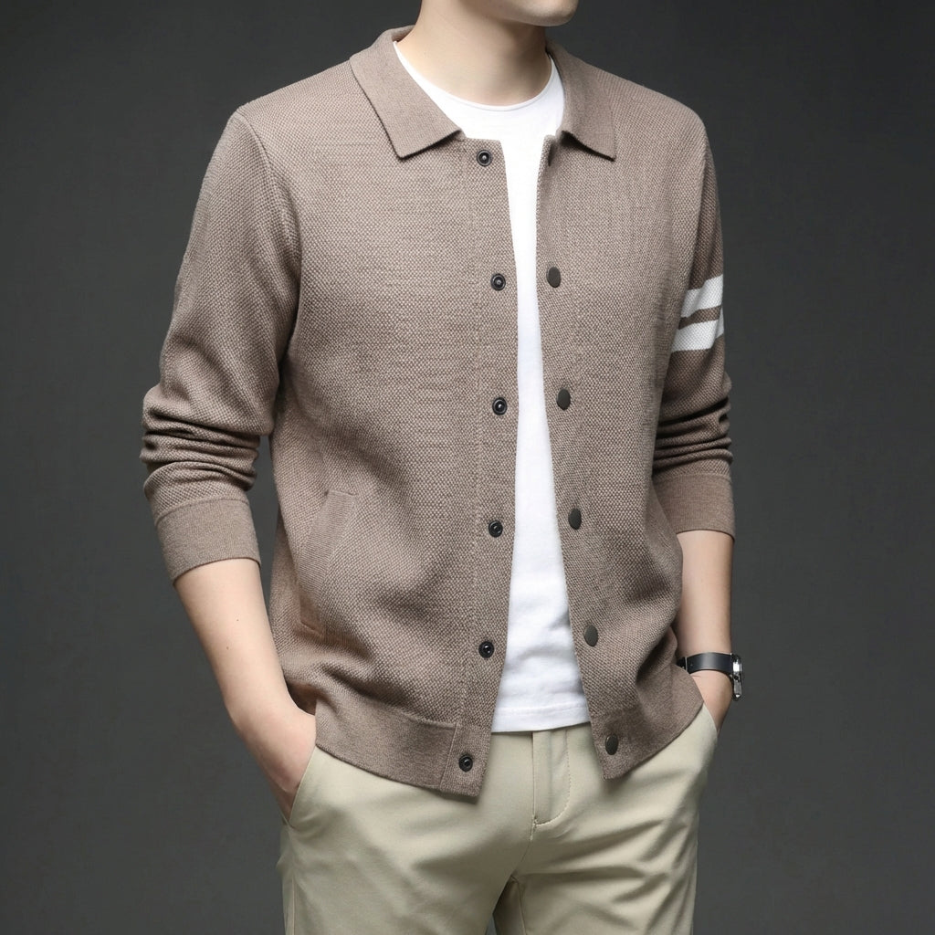 Herren-Strickjacke mit Polokragen, Ärmelstreifen und entspannter Passform