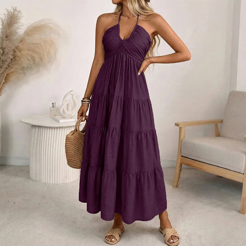 Kleid mit Halterneck-Ausschnitt und weiter Lage-Rock