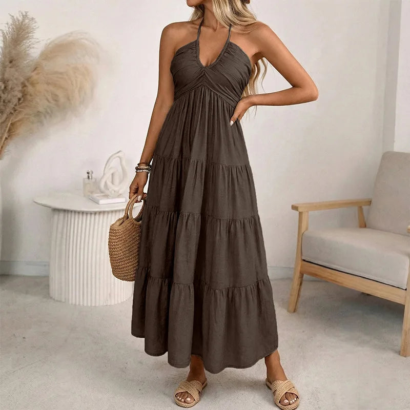 Kleid mit Halterneck-Ausschnitt und weiter Lage-Rock