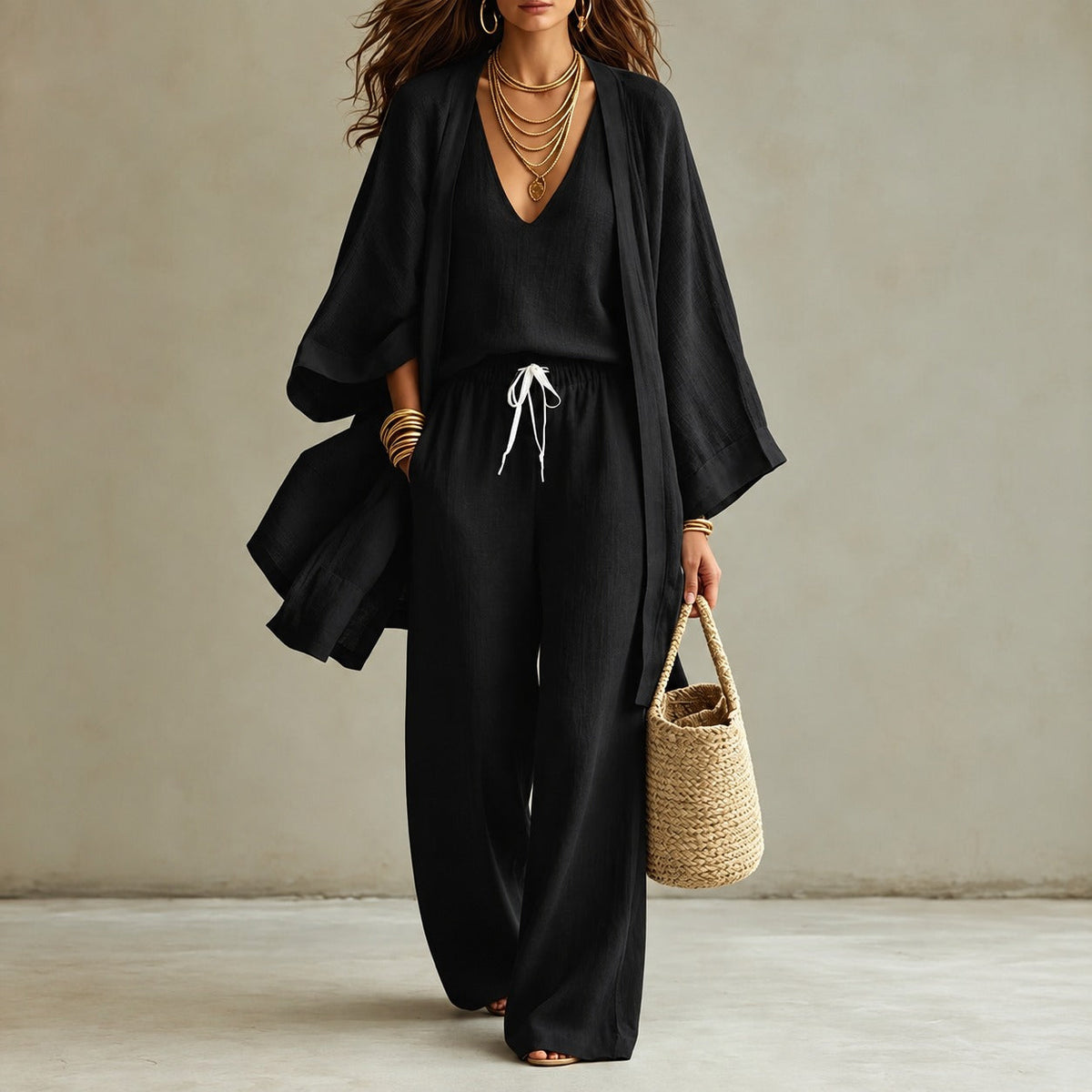 Set aus Baumwollleinen mit V-Ausschnitt-Top, weiter Hose und langem Kimono