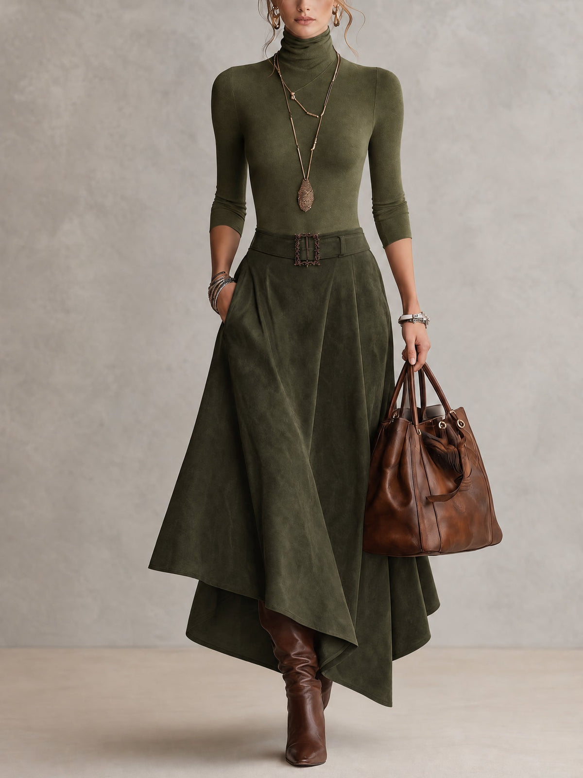 Olivgrünes Stretch-Rollkragentop und asymmetrischer Kunstwildlederrock Set (mit Gürtel)