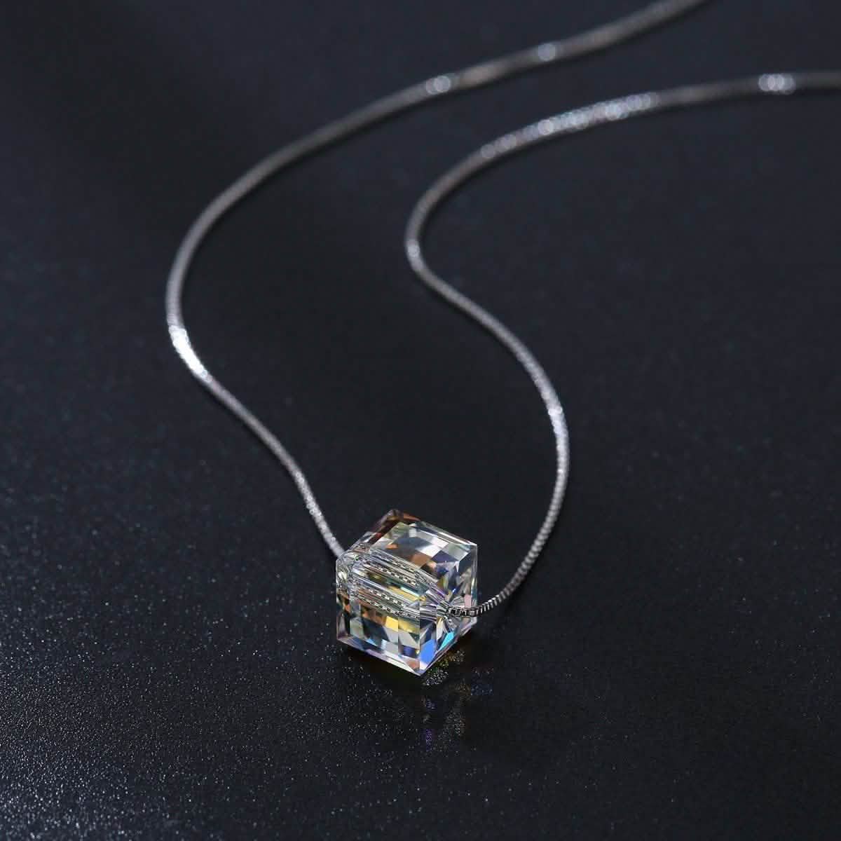 Aurora Borealis Kristallwürfel-Halskette mit Swarovski Kristall