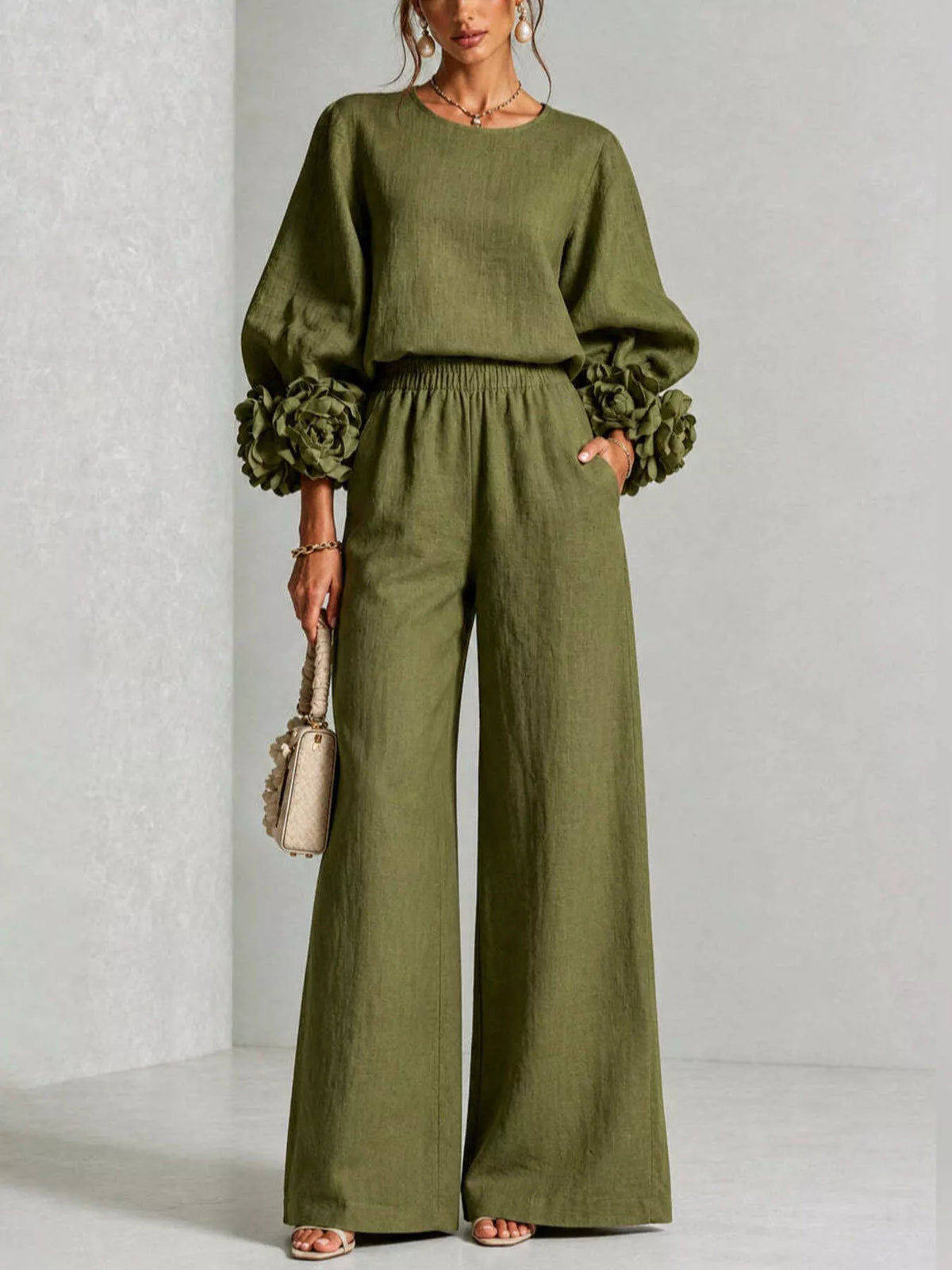 Oberteil mit Blumenmanschetten und weite Hose Set in großen Größen
