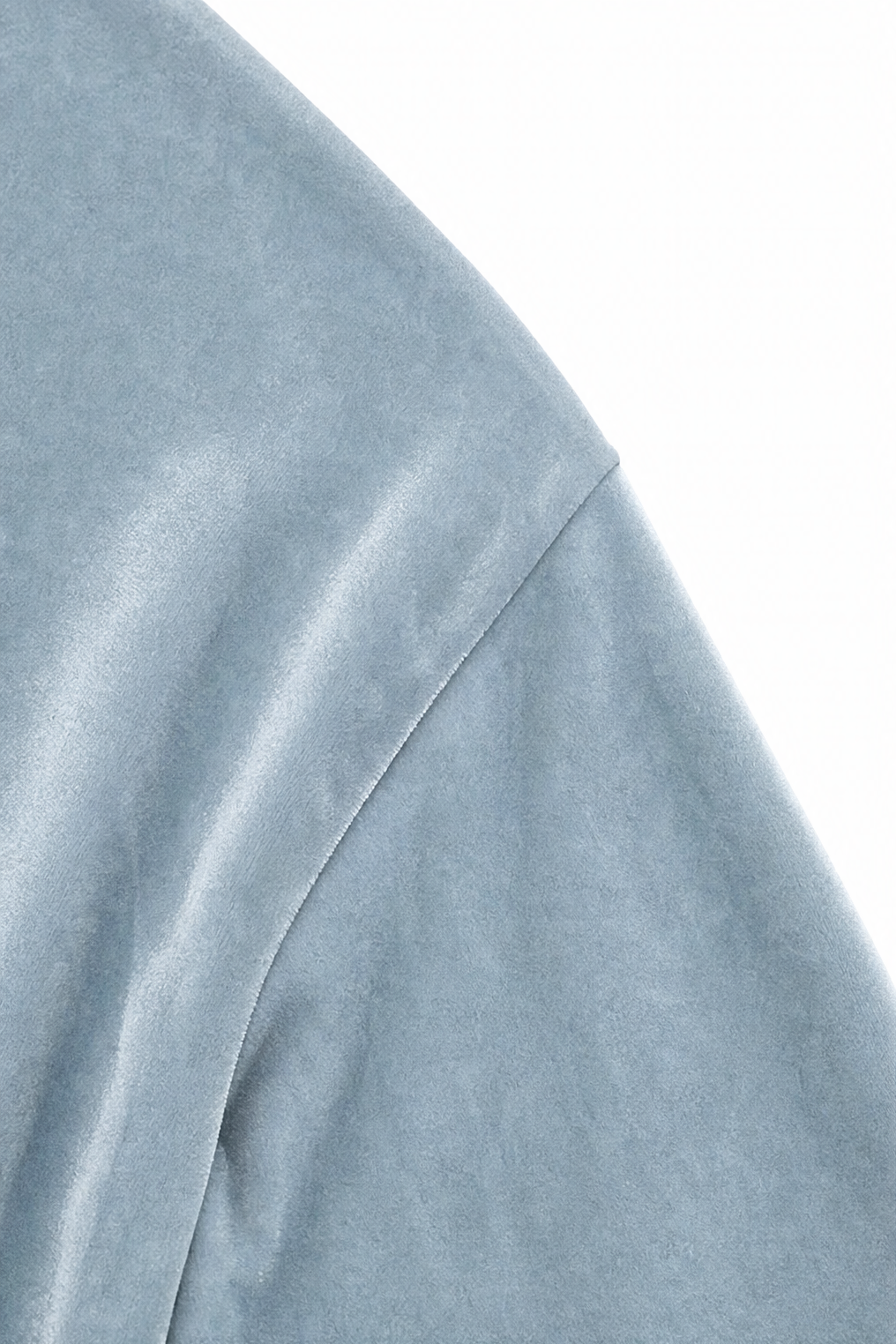 Samt-Bluse mit Schleifenkragen in entspannter Passform