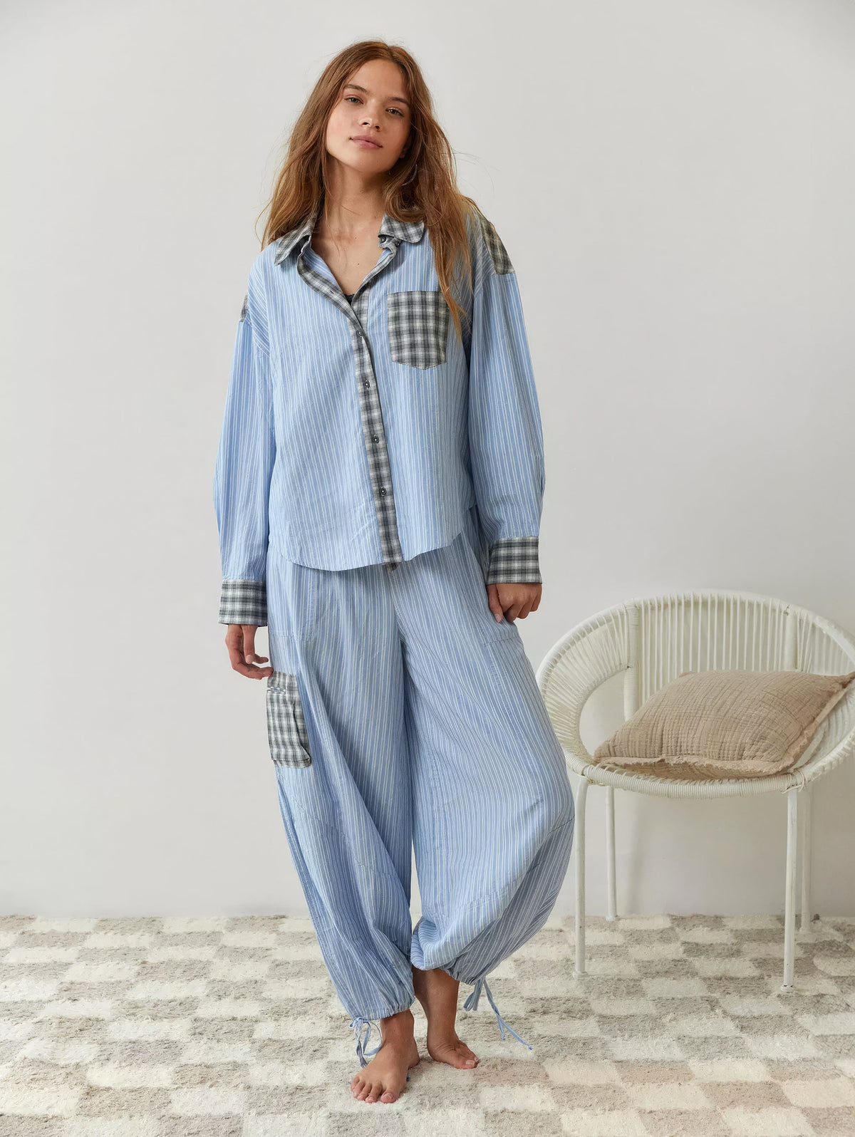 Damen Schlafanzug-Set mit Knopfhemd und elastischer Bundhose