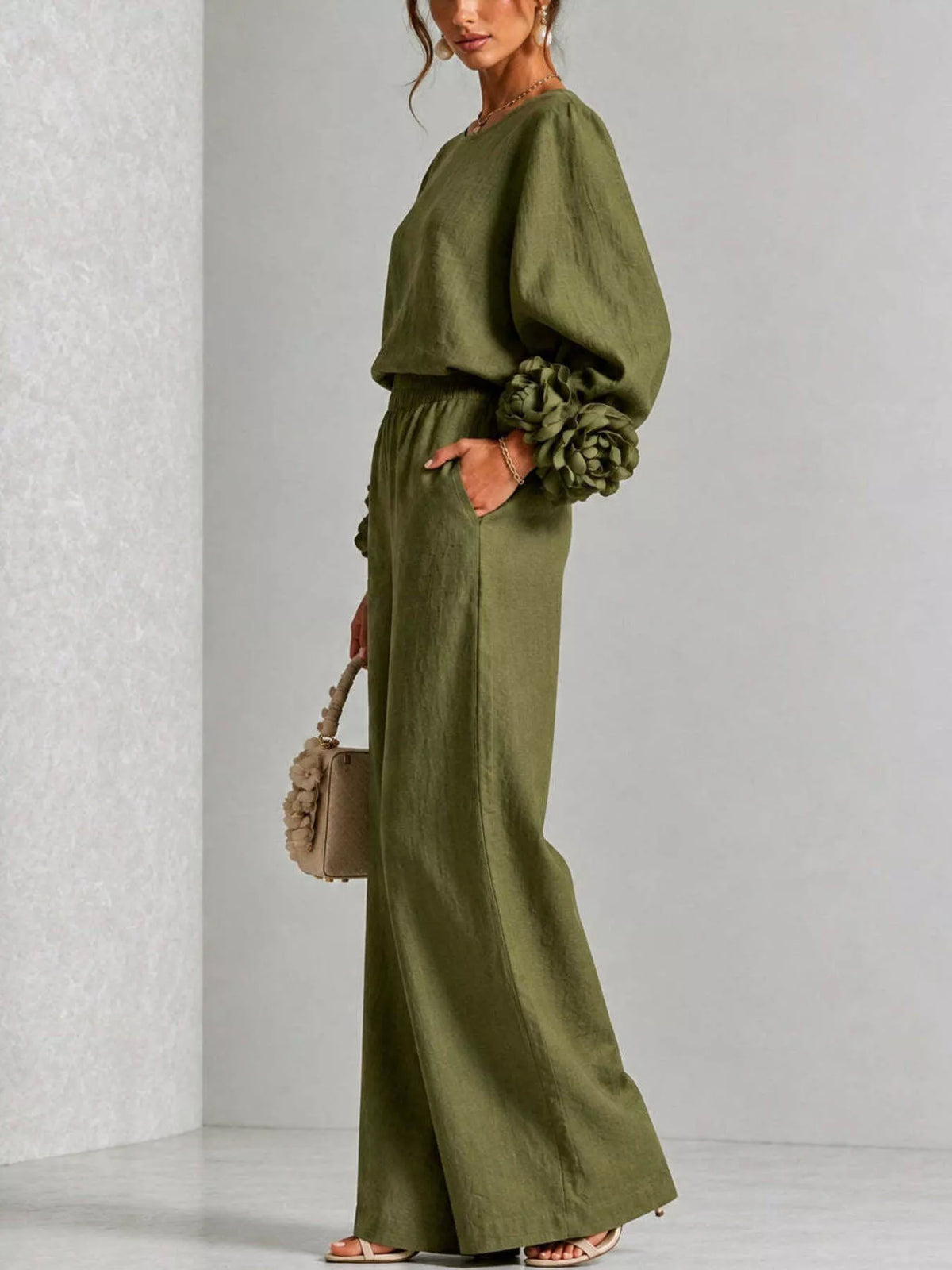 Oberteil mit Blumenmanschetten und weite Hose Set in großen Größen