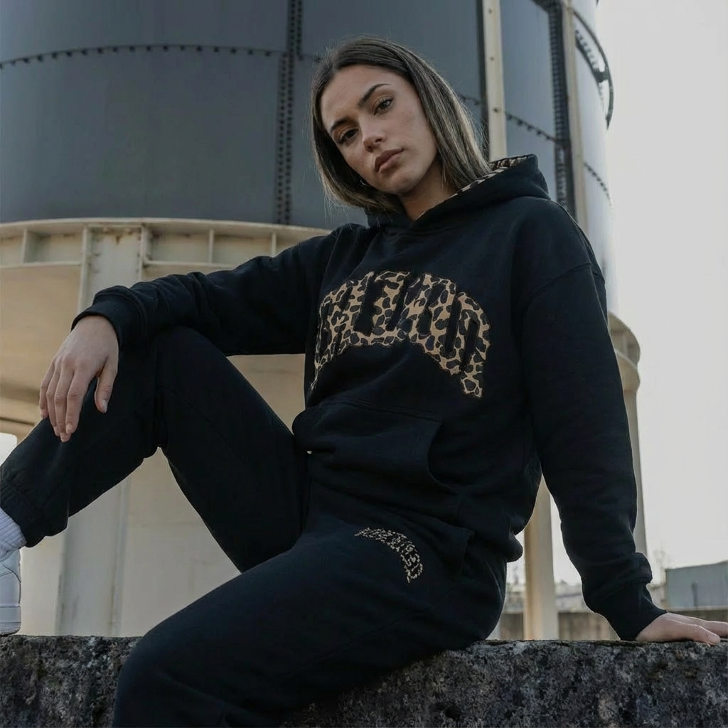 Leopard Lounge Set | Hoodie & Jogginghose mit Leo-Akzent