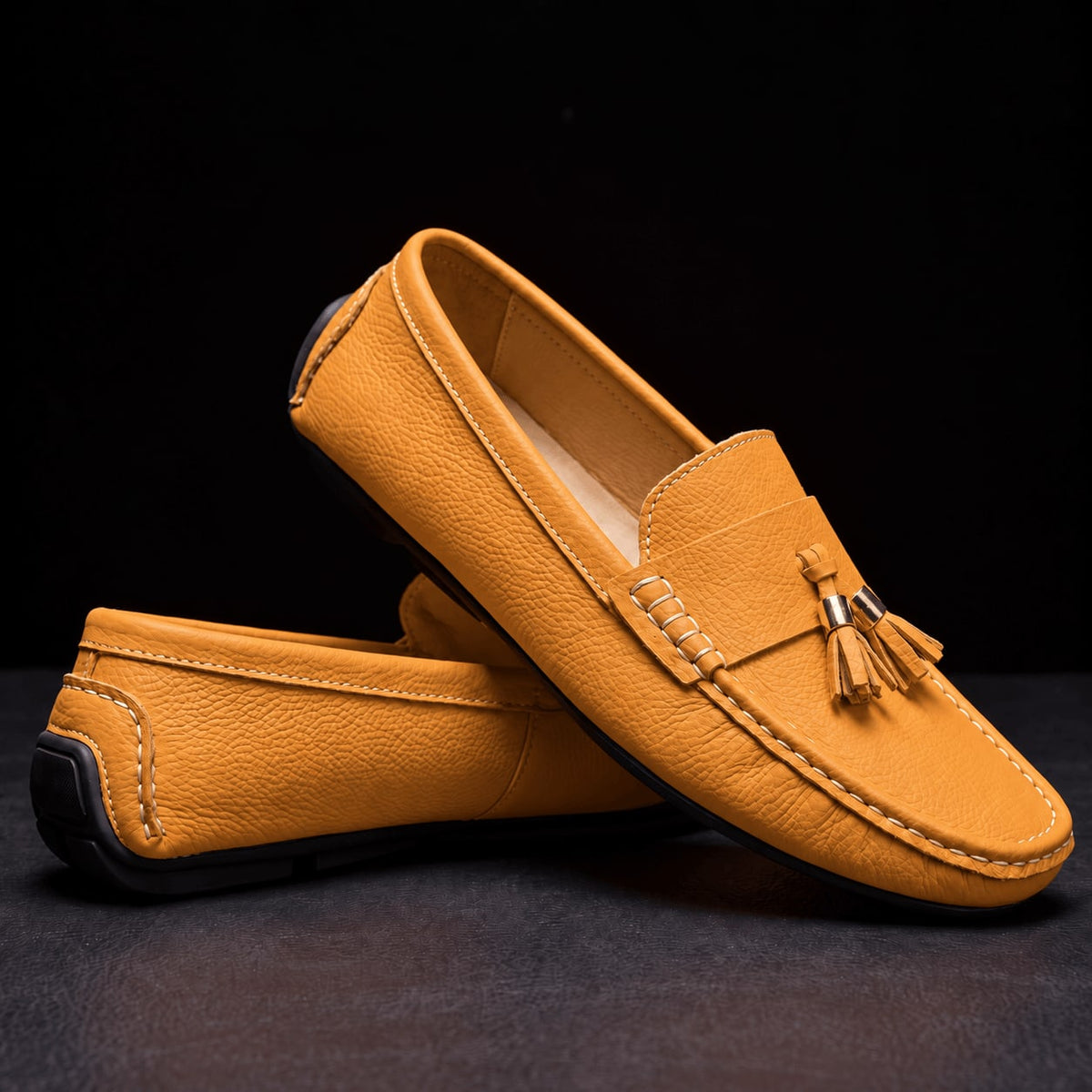 Ockerfarbene Quasten-Loafer
