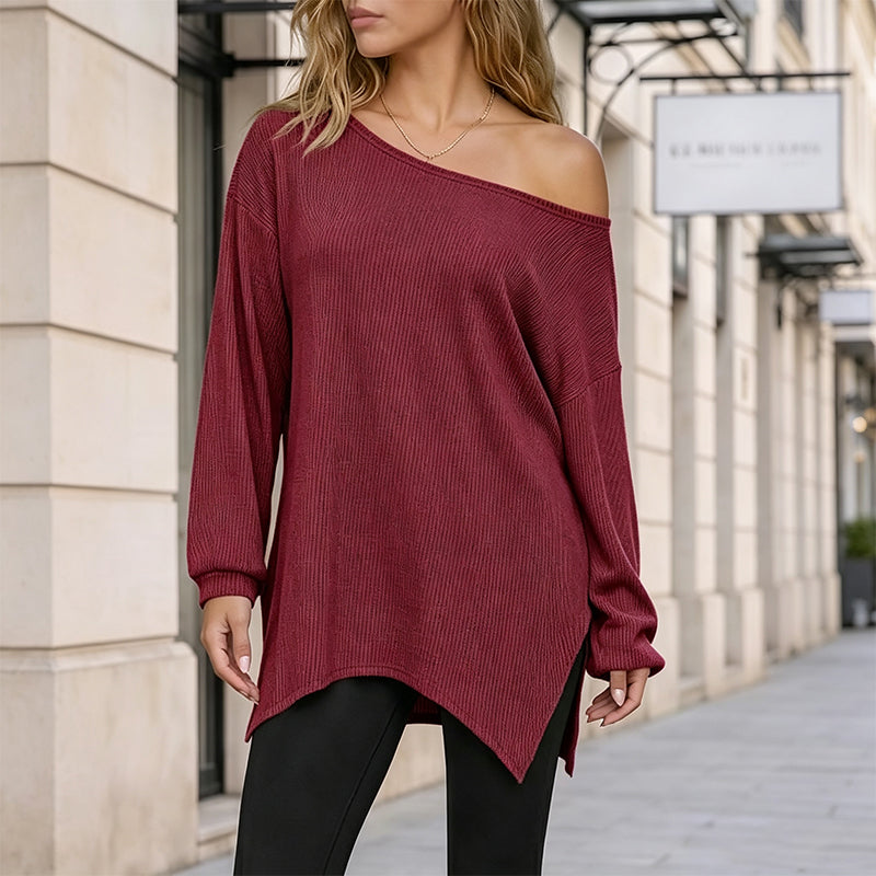 Off-Shoulder Bluse mit Seitenschlitz – Fließender Fall & Moderne Kante für jeden legeren Anlass