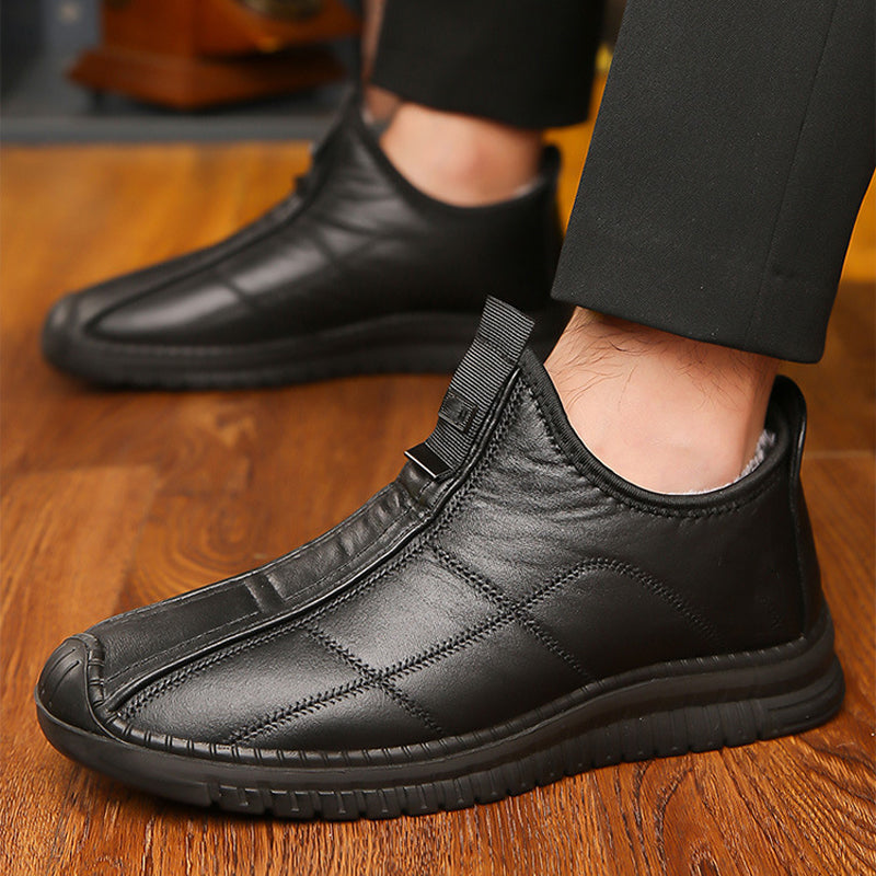 Herrenschuhe mit Pelzfutter und rutschfester Sohle