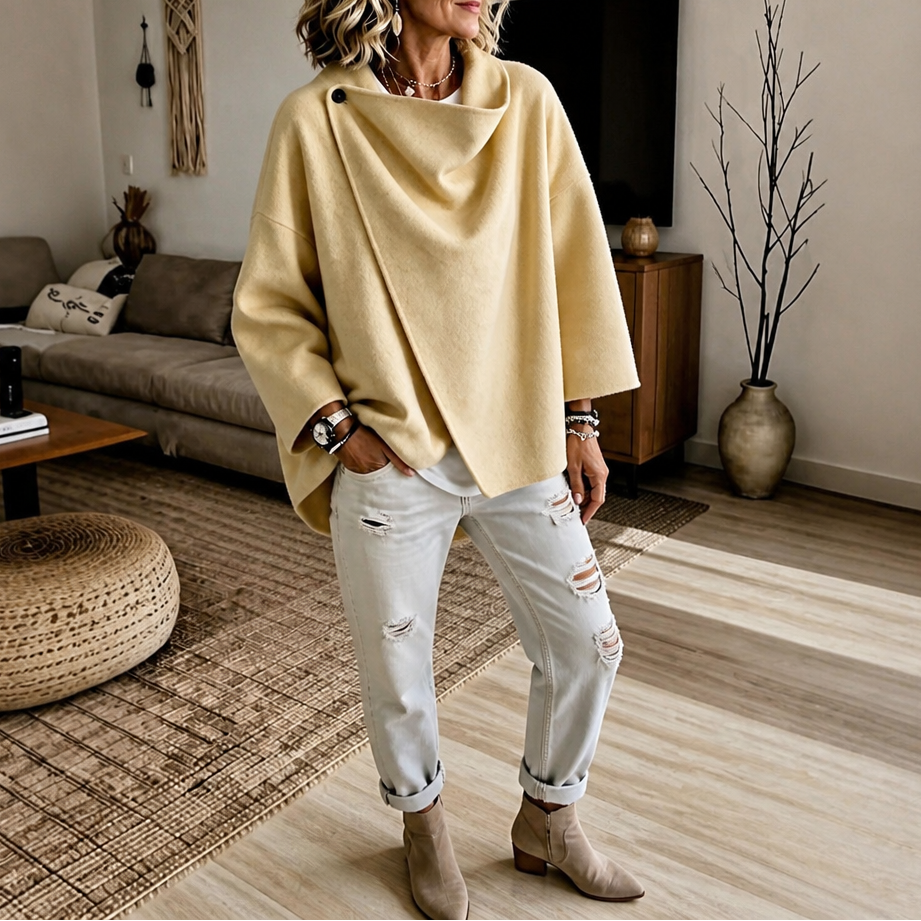 Asymmetrische Wickelcape-Jacke mit Knopfverschluss
